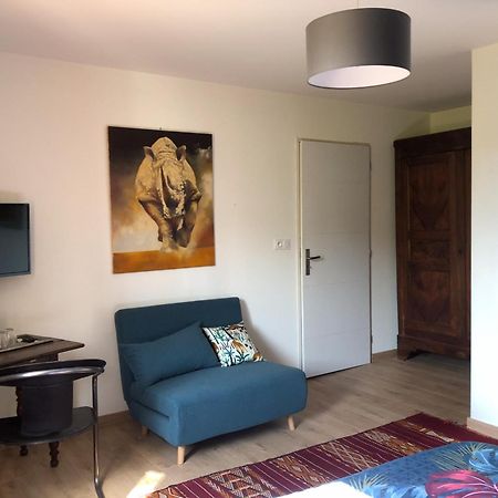 Chambre Sur Une Ile Saint-Bonnet-de-Rochefort Exterior photo