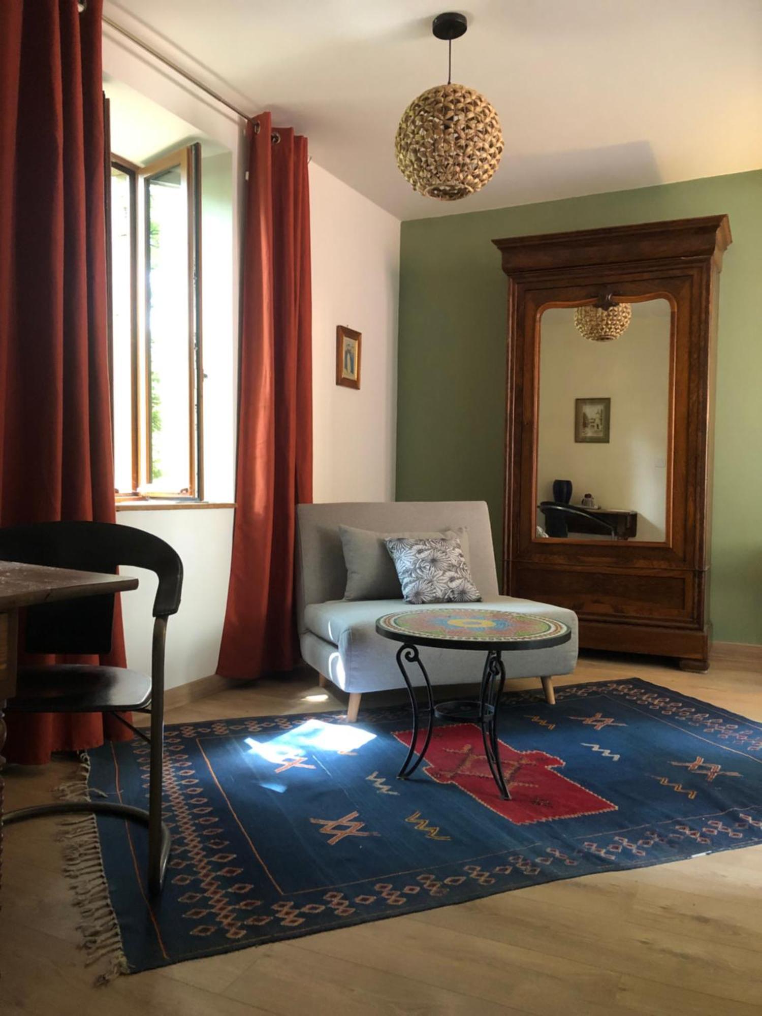 Chambre Sur Une Ile Saint-Bonnet-de-Rochefort Exterior photo