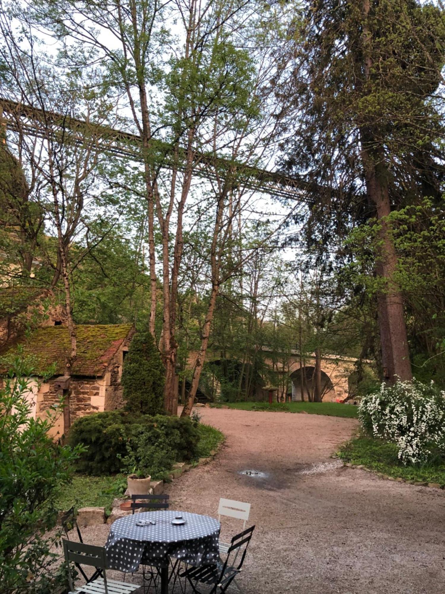 Chambre Sur Une Ile Saint-Bonnet-de-Rochefort Exterior photo