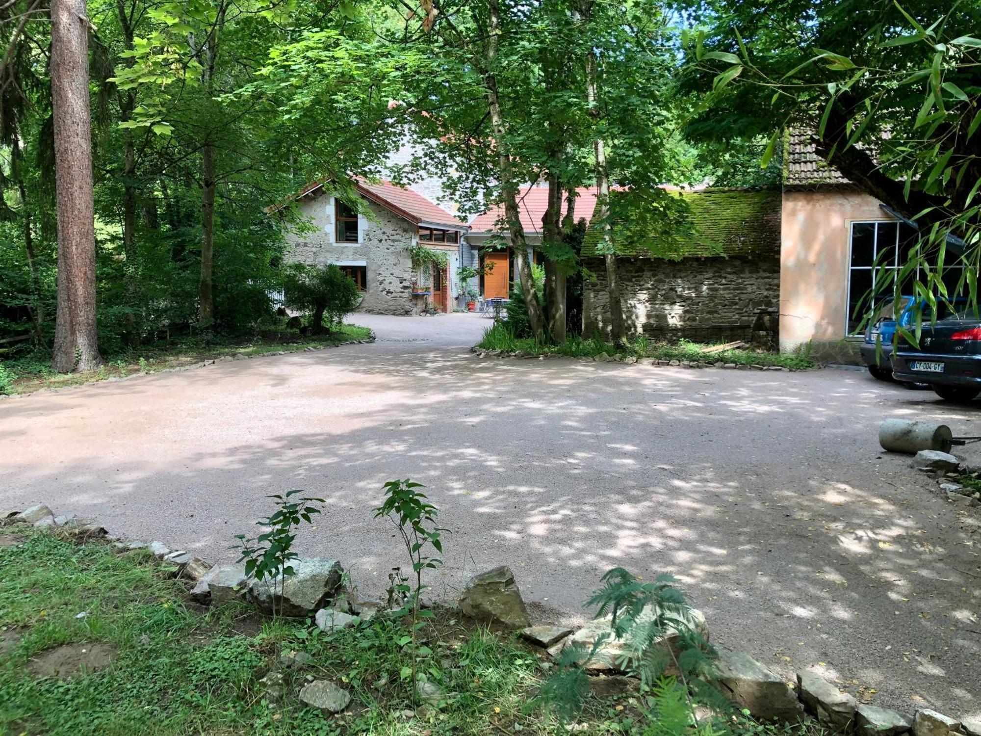 Chambre Sur Une Ile Saint-Bonnet-de-Rochefort Exterior photo